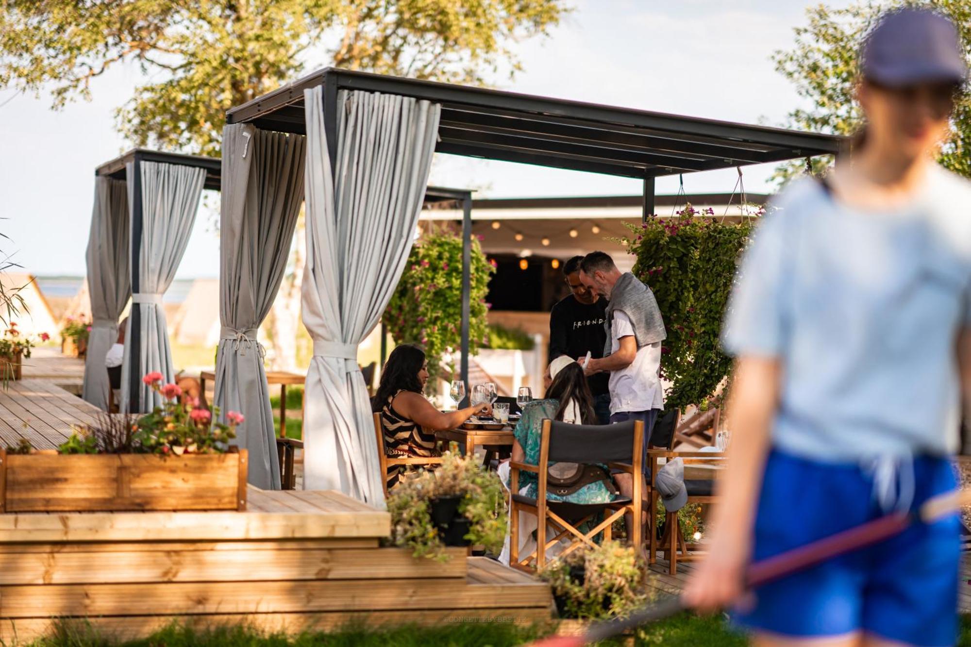 Mia Glamping Hotel Orissaare Екстериор снимка