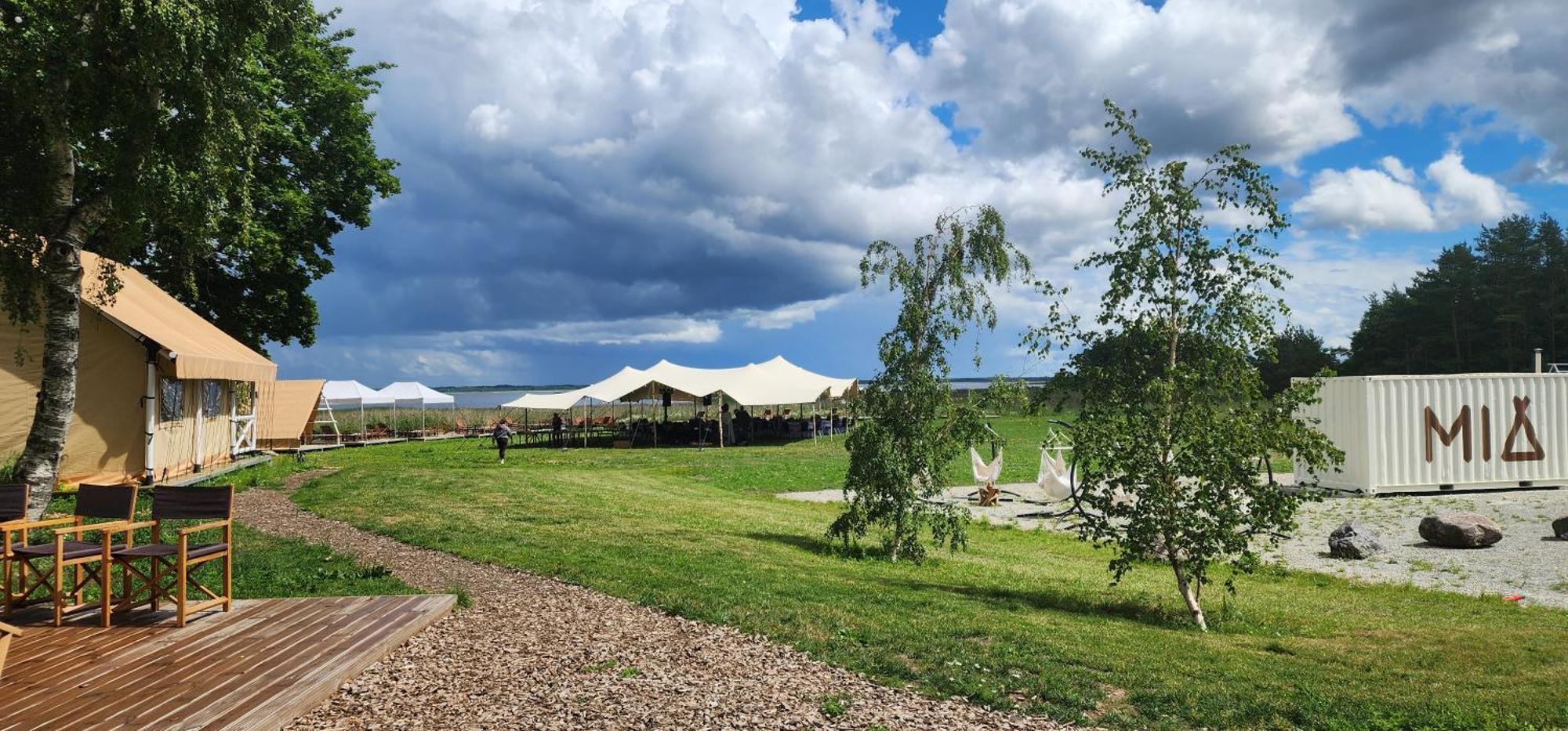 Mia Glamping Hotel Orissaare Екстериор снимка