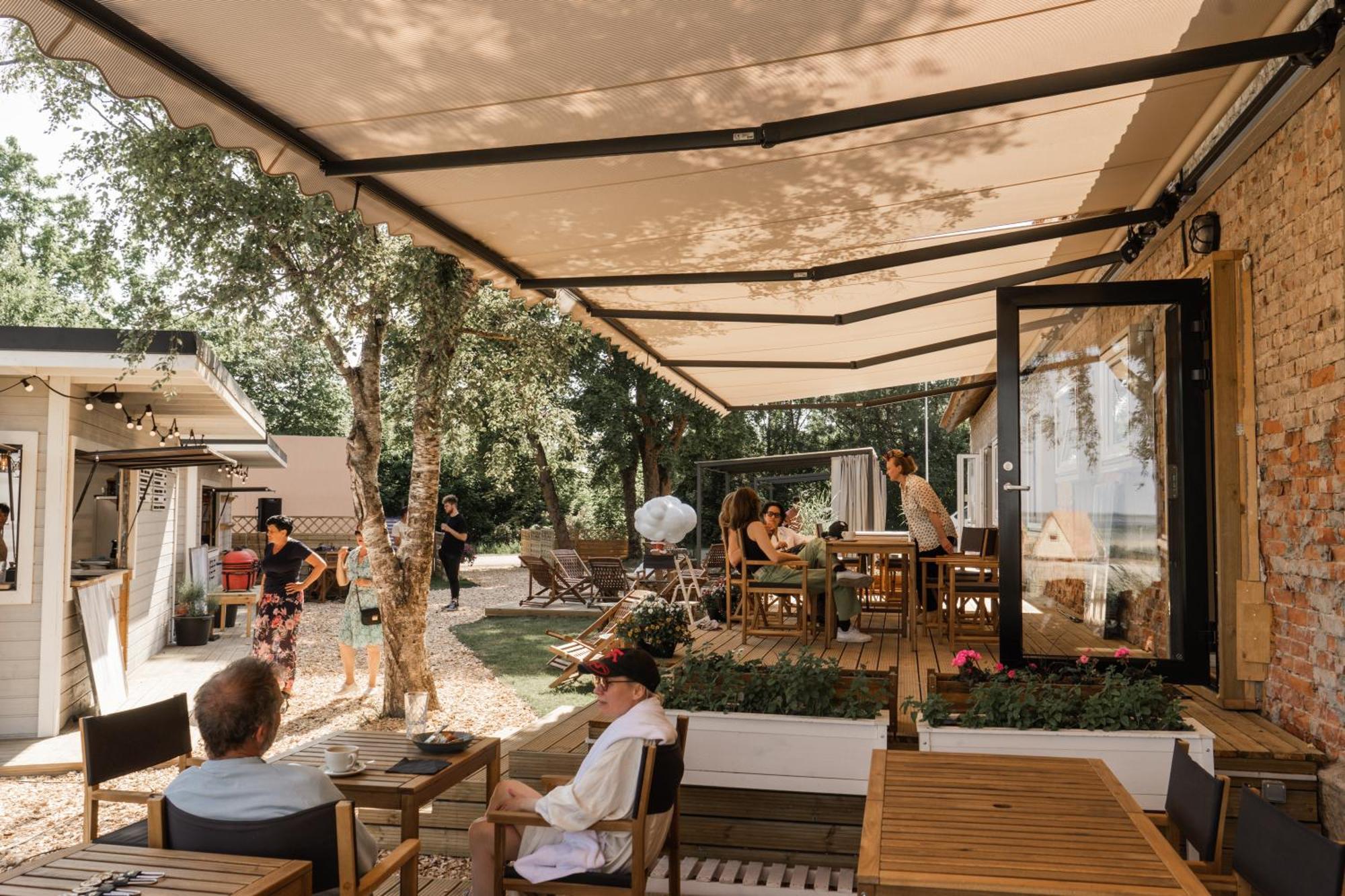 Mia Glamping Hotel Orissaare Екстериор снимка